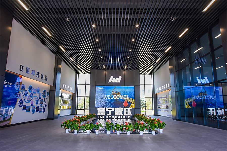 Tovární lobby